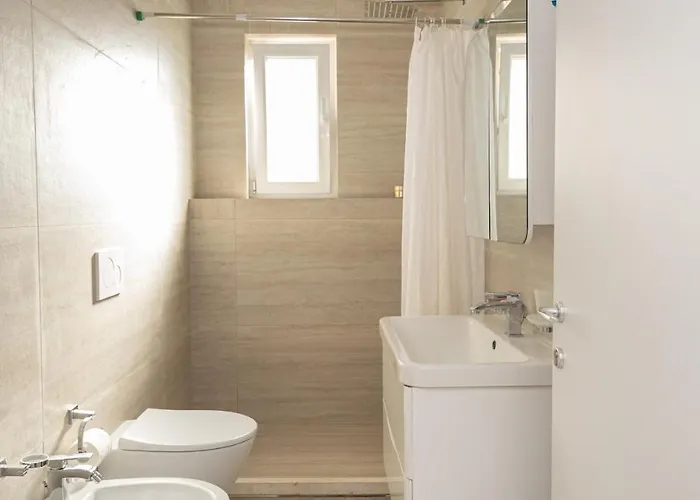 Mia's Place Corner Apartment Tirana